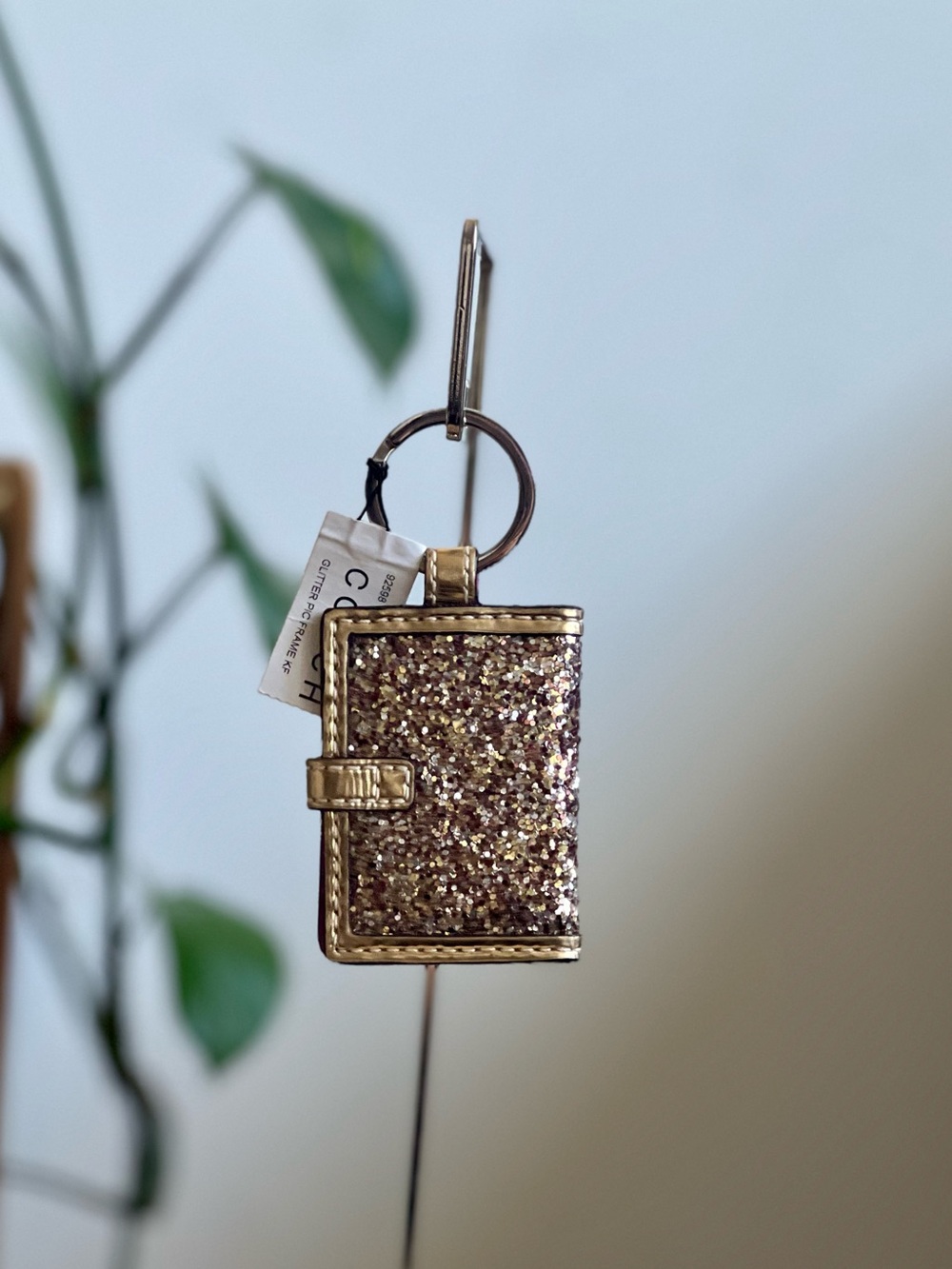 Vintage Coach Gold Glitter Mini Frame Keychain with Pink Heart Charm Y2K - Picture 3 of 12